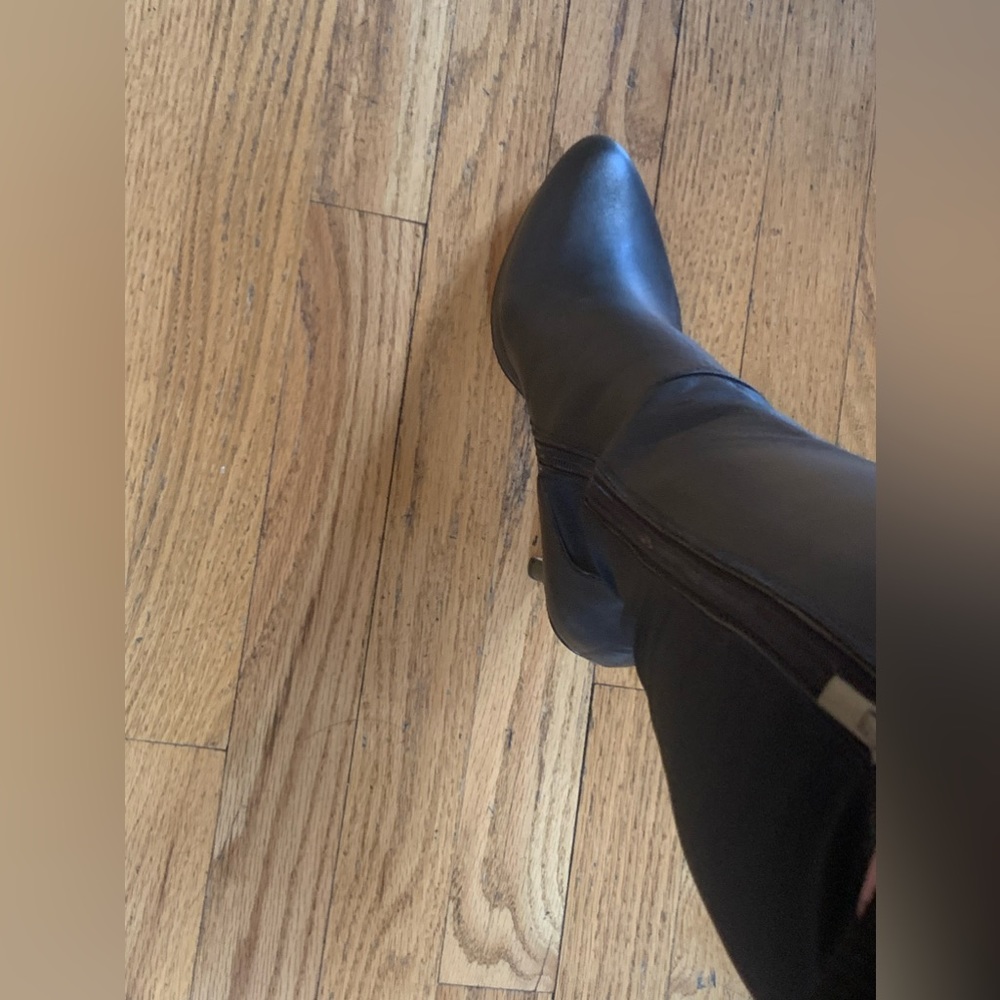 White House Black Market Boots ~ with stretch calf~ size 9.5 medium width~ New!